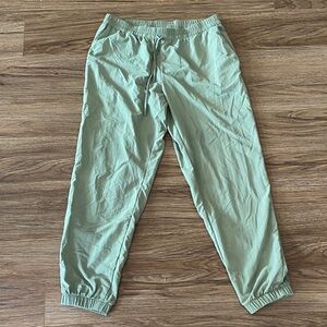 Solumbra by sun protections Women's Cuffed Jogger Pants. Green size s